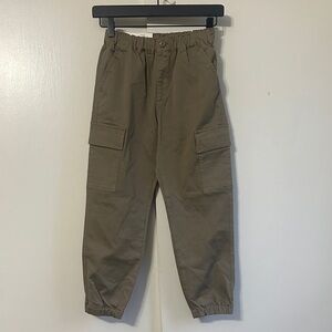 Uniqlo stretch Cargo Jogger Pants Beige 9-10 NWT